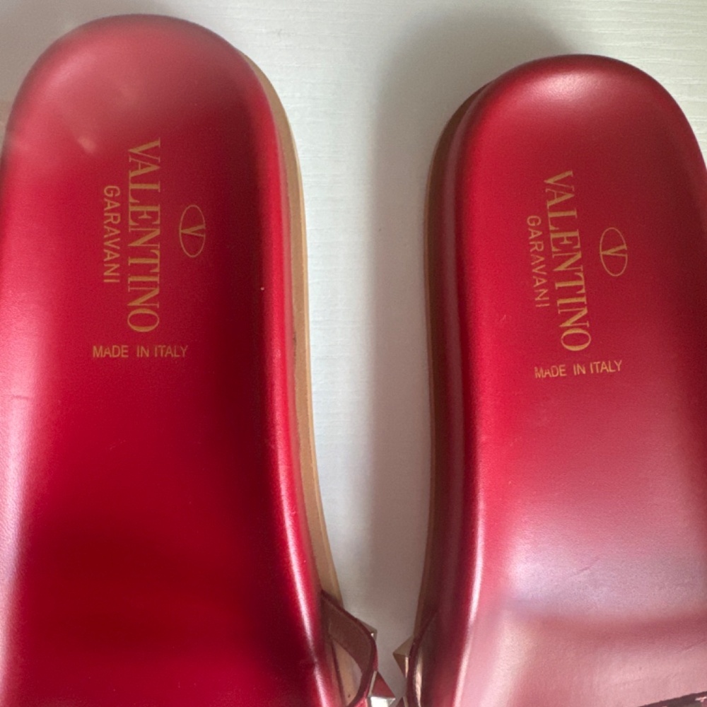 Valentino Garavani rockstud slides - Picture 2 of 4